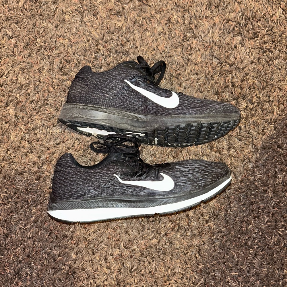 Size 9 - Nike Run Swift Black - 908989-001